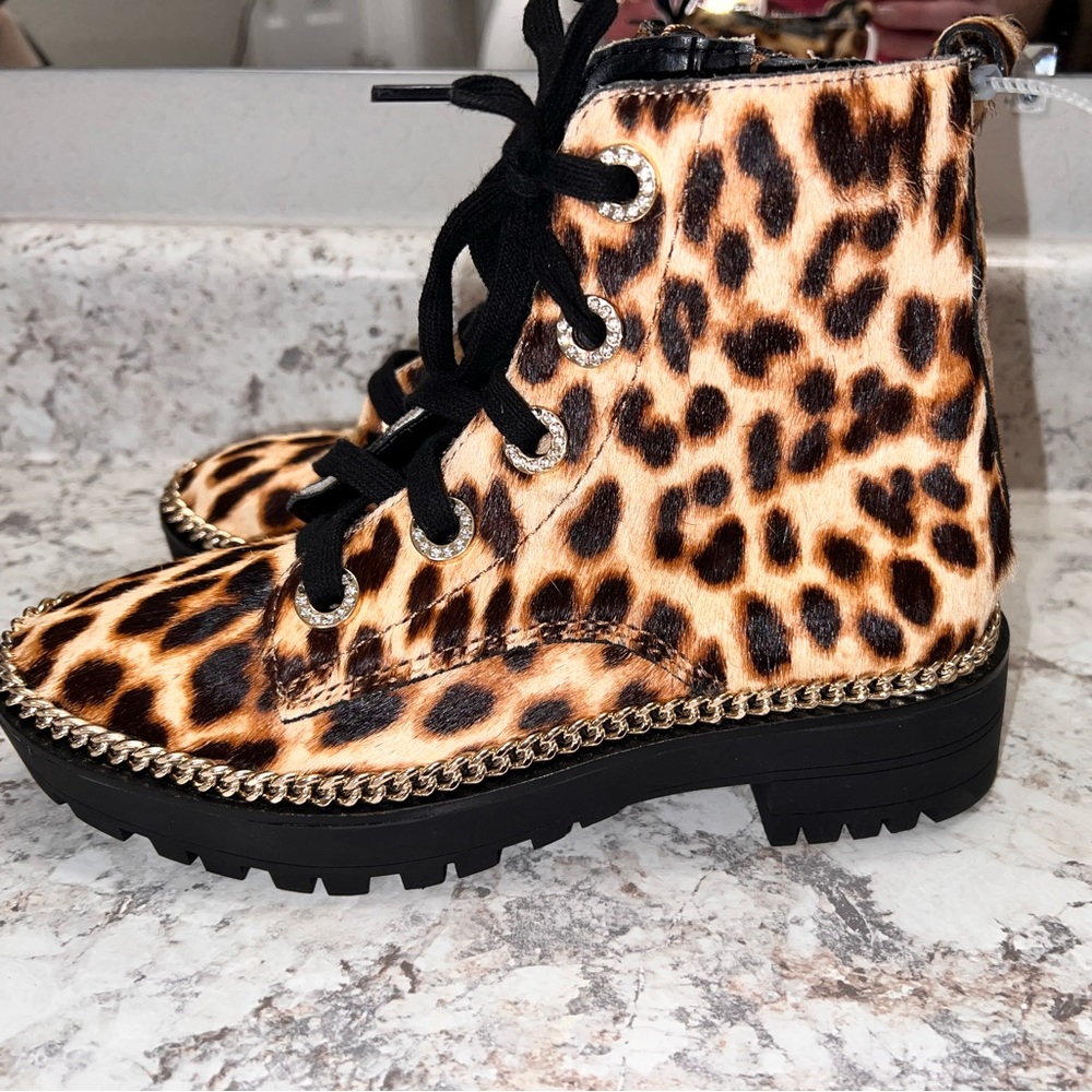 Gianni Bini Lyone Leopard Print Calf Hair Chained Mobwife Chunky Combat Boot - Picture 4 of 7